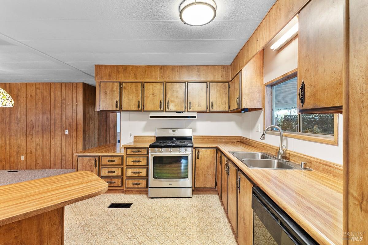 5763 Mobile Drive Santa Rosa, CA 95403 - Photo 4 of 18