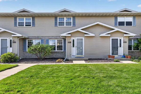 $289,900 | 913 North Clover Lane, Unit C, Cottage Grove, WI 53527