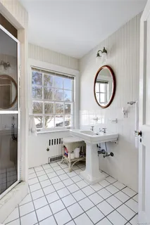 $2,399,900 | 6 Emmet Place, Garden City, NY 11530