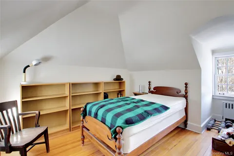 $2,399,900 | 6 Emmet Place, Garden City, NY 11530