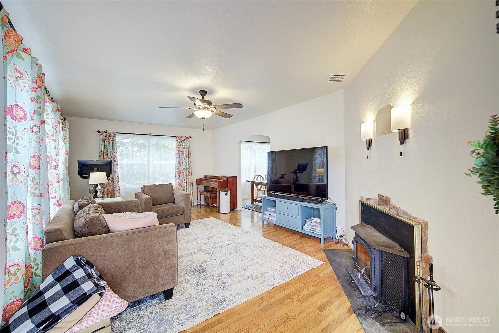 31612 8th Avenue South Roy, WA 98580 - Photo 13 of 40 a living room with furniture and a flat screen tv