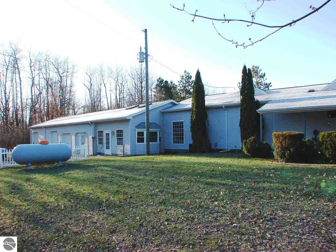11732 Gates Road Riverdale, MI 48877 - Photo 41 of 48 1794512-41.JPG