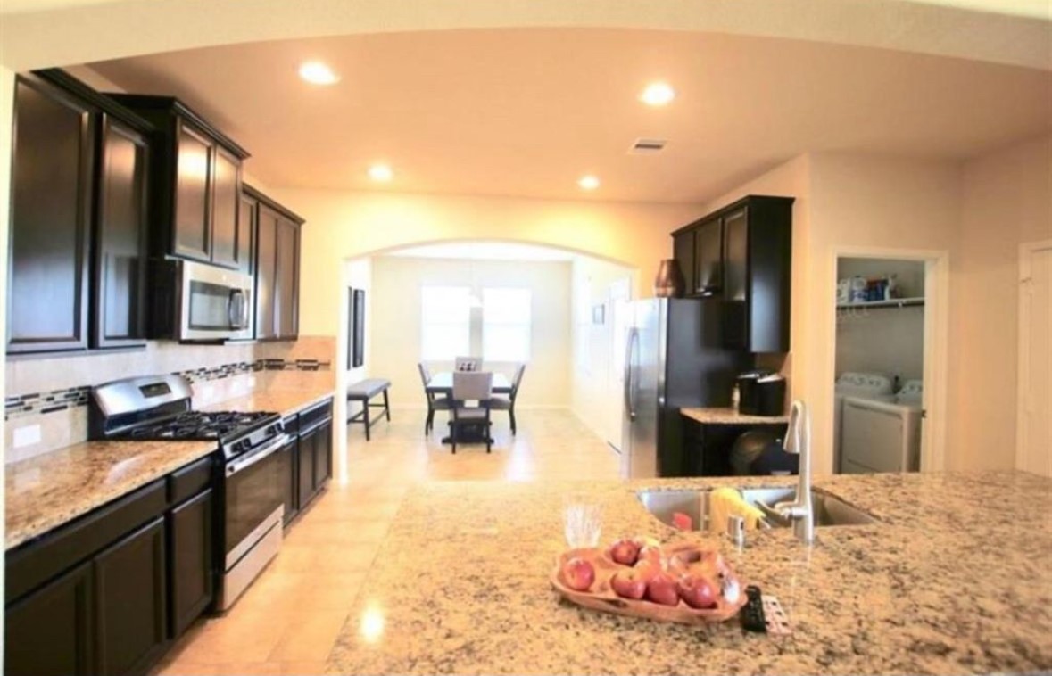 2227 Leonetti Lane Rosenberg, TX 77471 - Photo 4 of 16 View from the living room