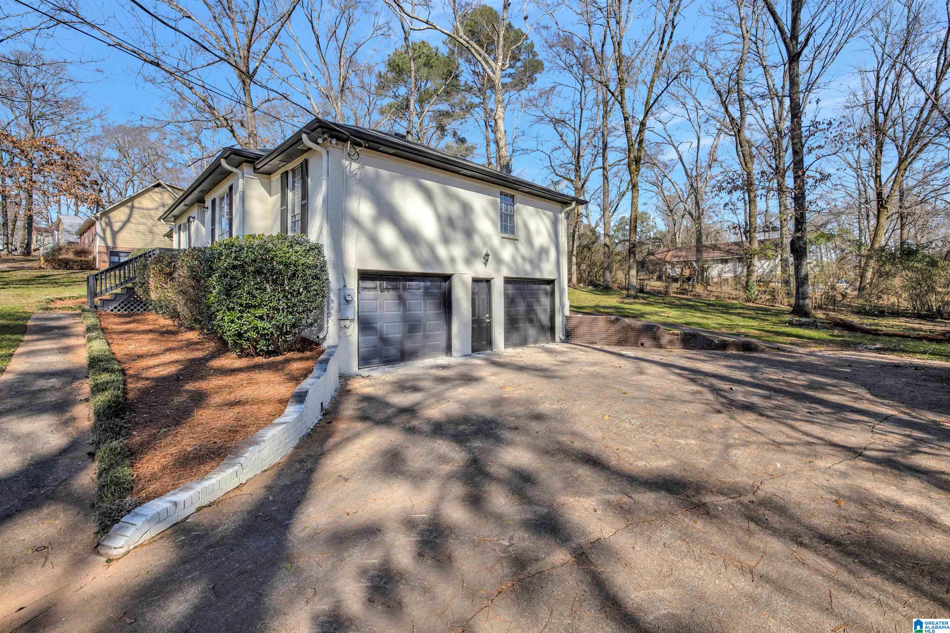 112 Hickory Street Alabaster, AL 35114 - Photo 5 of 34