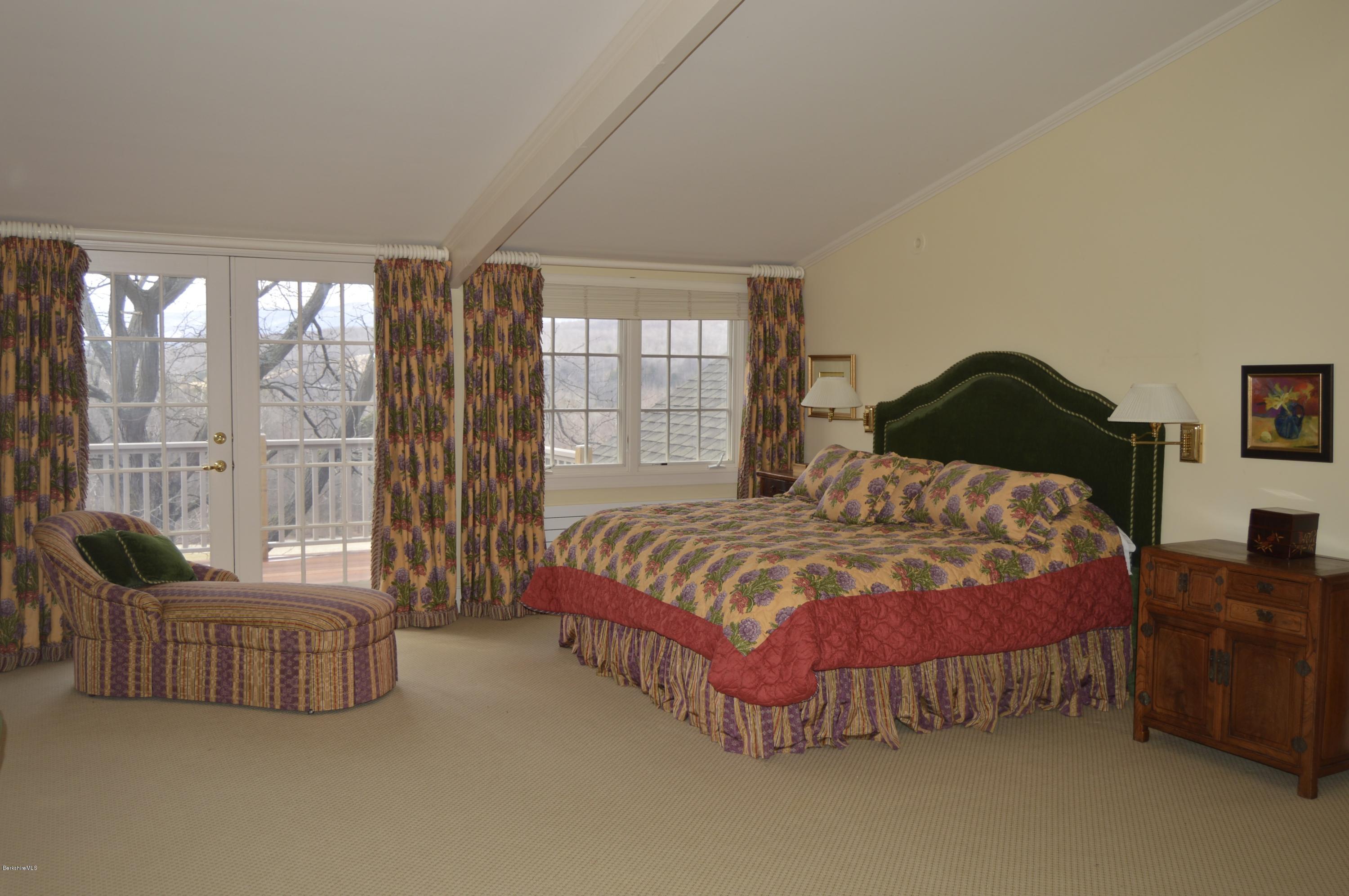 465 Stratton Road Williamstown, MA 01267 - Photo 25 of 66 Master main house