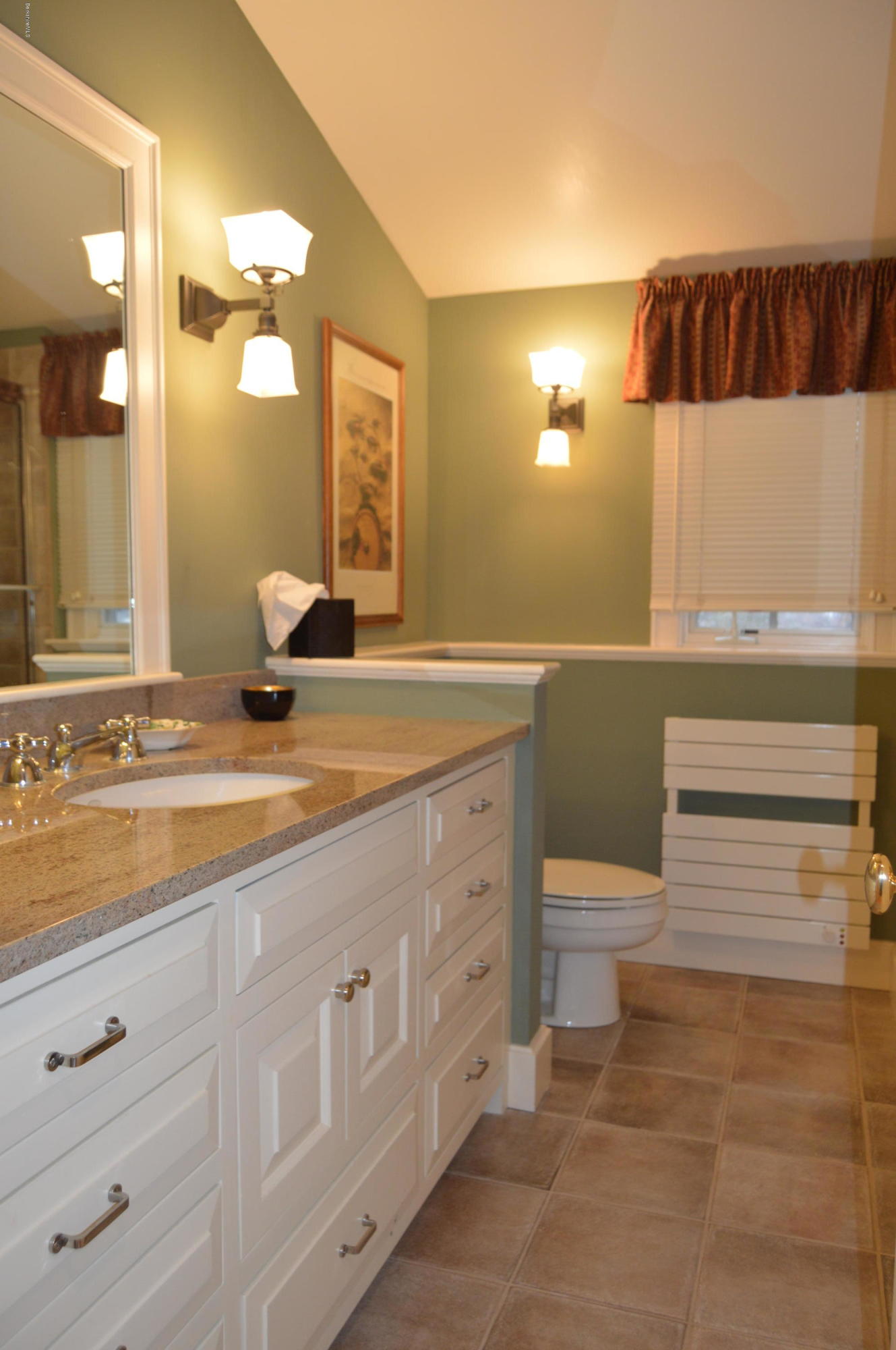 465 Stratton Road Williamstown, MA 01267 - Photo 28 of 66 Main house upstairs bath