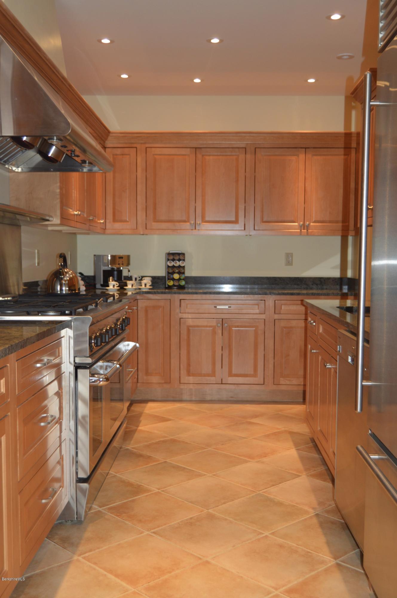 465 Stratton Road Williamstown, MA 01267 - Photo 43 of 66 Kitchen guest house
