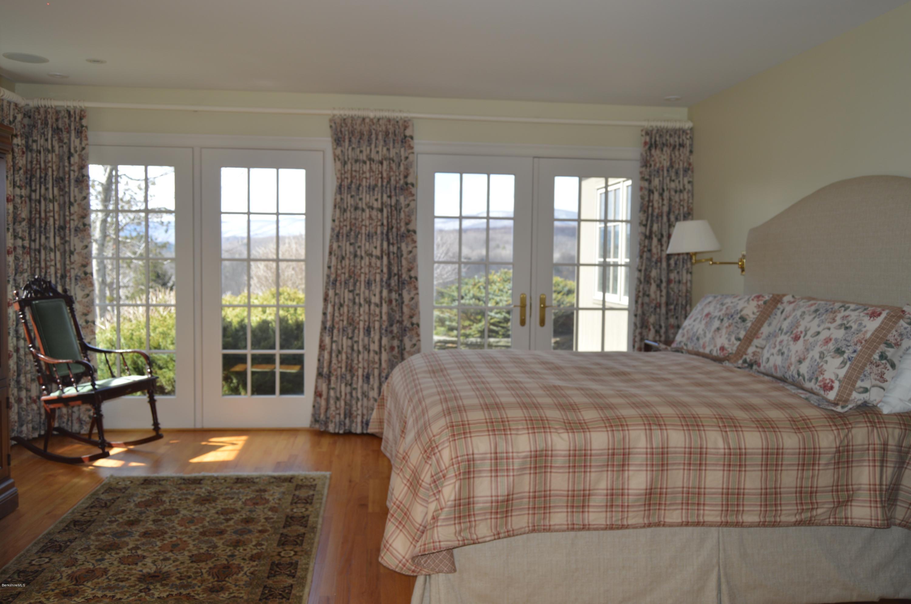 465 Stratton Road Williamstown, MA 01267 - Photo 48 of 66 Master in Guest House