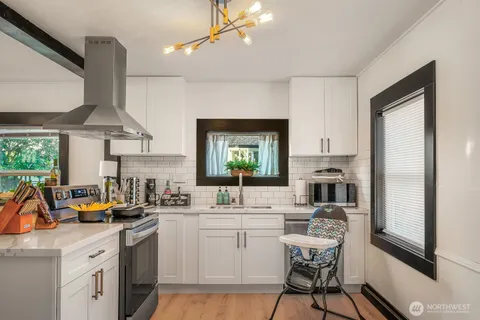 $1,199,999 | 60 2nd Avenue Northeast, Issaquah, WA 98027