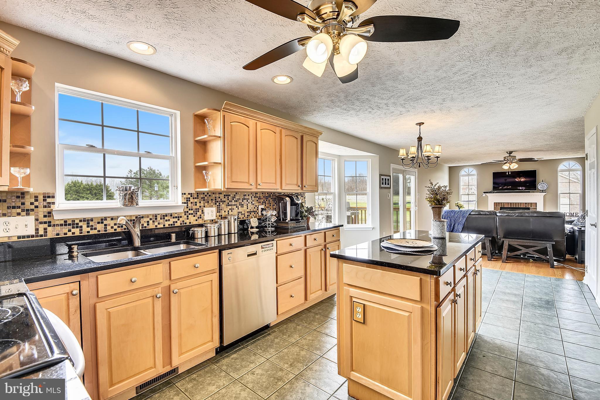 5184 Meadows Farm Road Lothian, MD 20711 - Photo 3 of 30 Kitchen w/granite counters