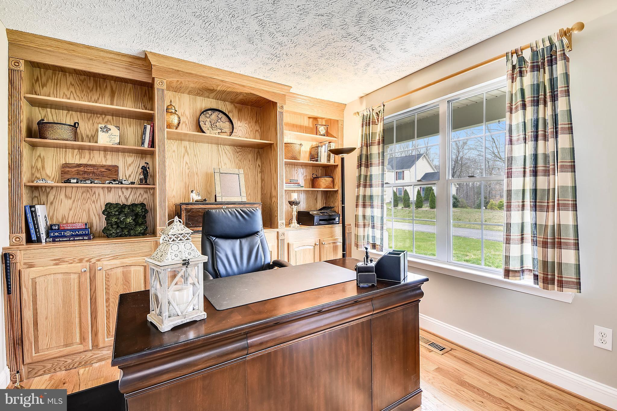 5184 Meadows Farm Road Lothian, MD 20711 - Photo 9 of 30 Office w/gorgeous built-ins