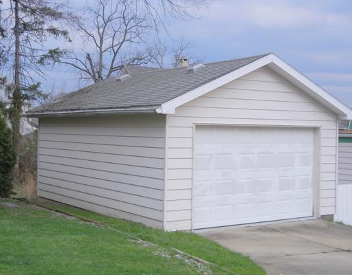 428 Federal Street Butler, PA 16001 - Photo 5 of 5 Parking Lot/Garage.