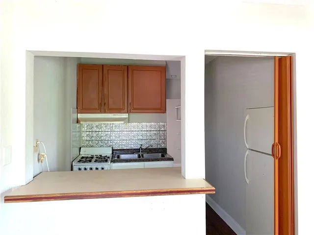 $223,000 | 9 East 37th Street, Minneapolis, MN 55409