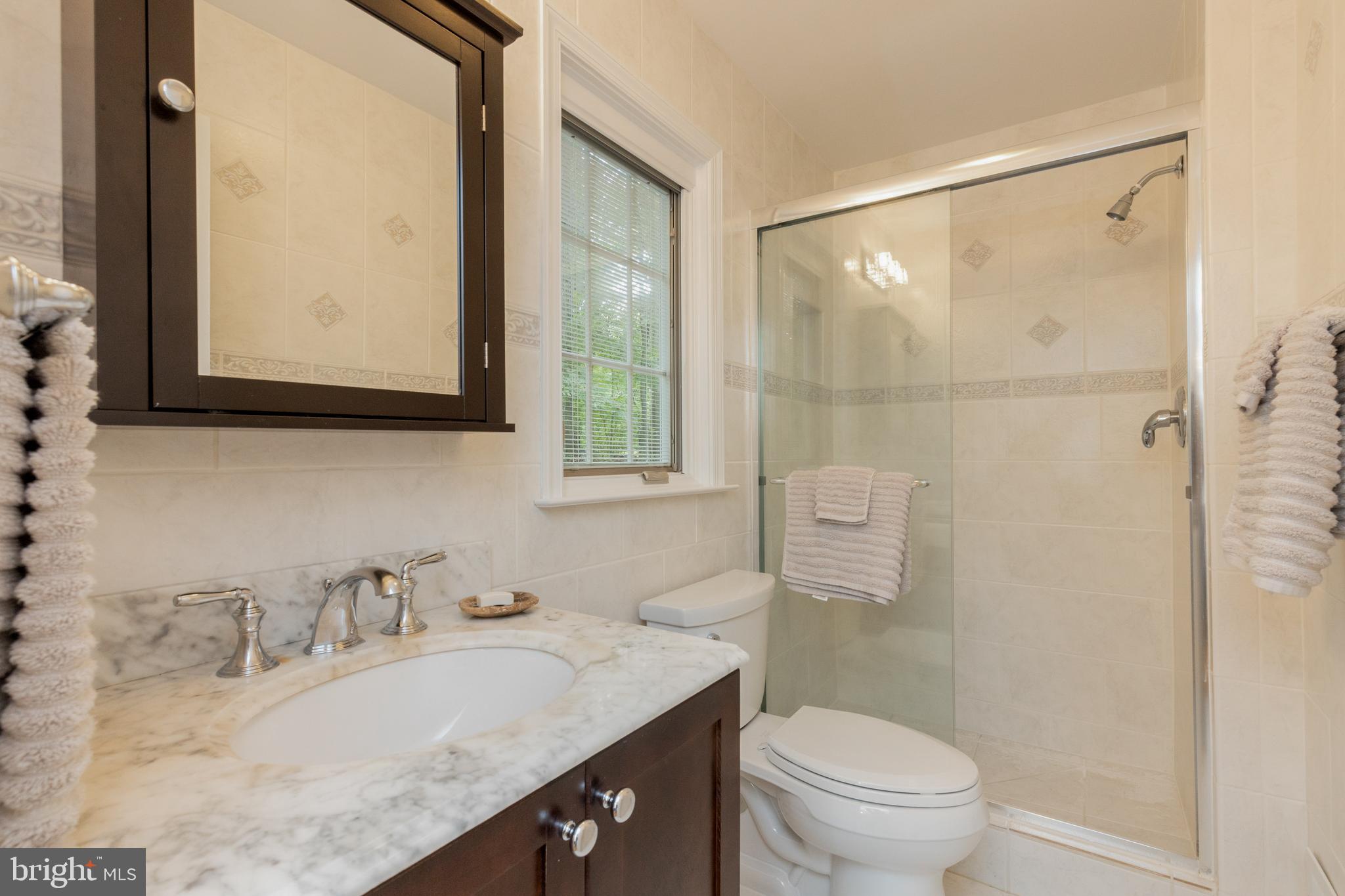 11323 Myrtle Lane Reston, VA 20191 - Photo 22 of 43 Ensuite master bath