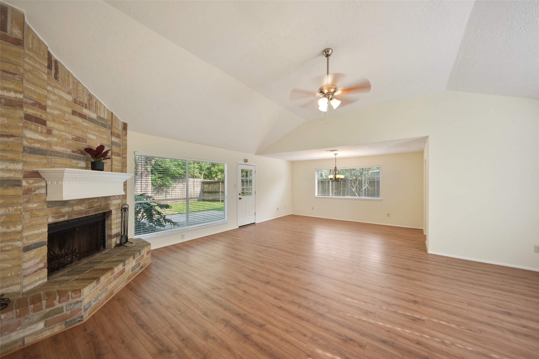 21503 Bridgepoint Lane Spring, TX 77388 - Photo 10 of 36