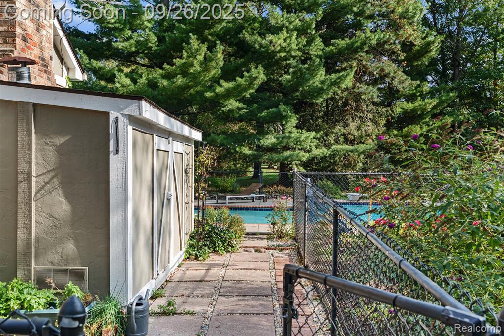 523 Uphill Road Milford, MI 48381 - Photo 50 of 68