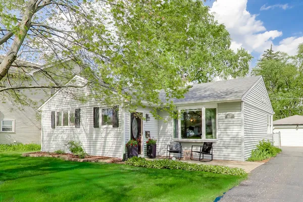 $370,000 | 3100 Falcon Court West, Rolling Meadows, IL 60008
