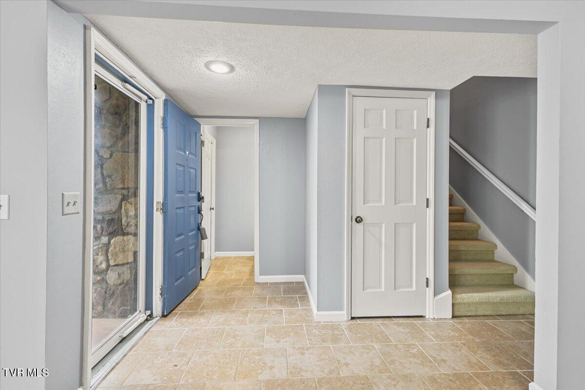 660 Fox Meadow Road, Unit 8 Elizabethton, TN 37643 - Photo 15 of 44 16-128A7395