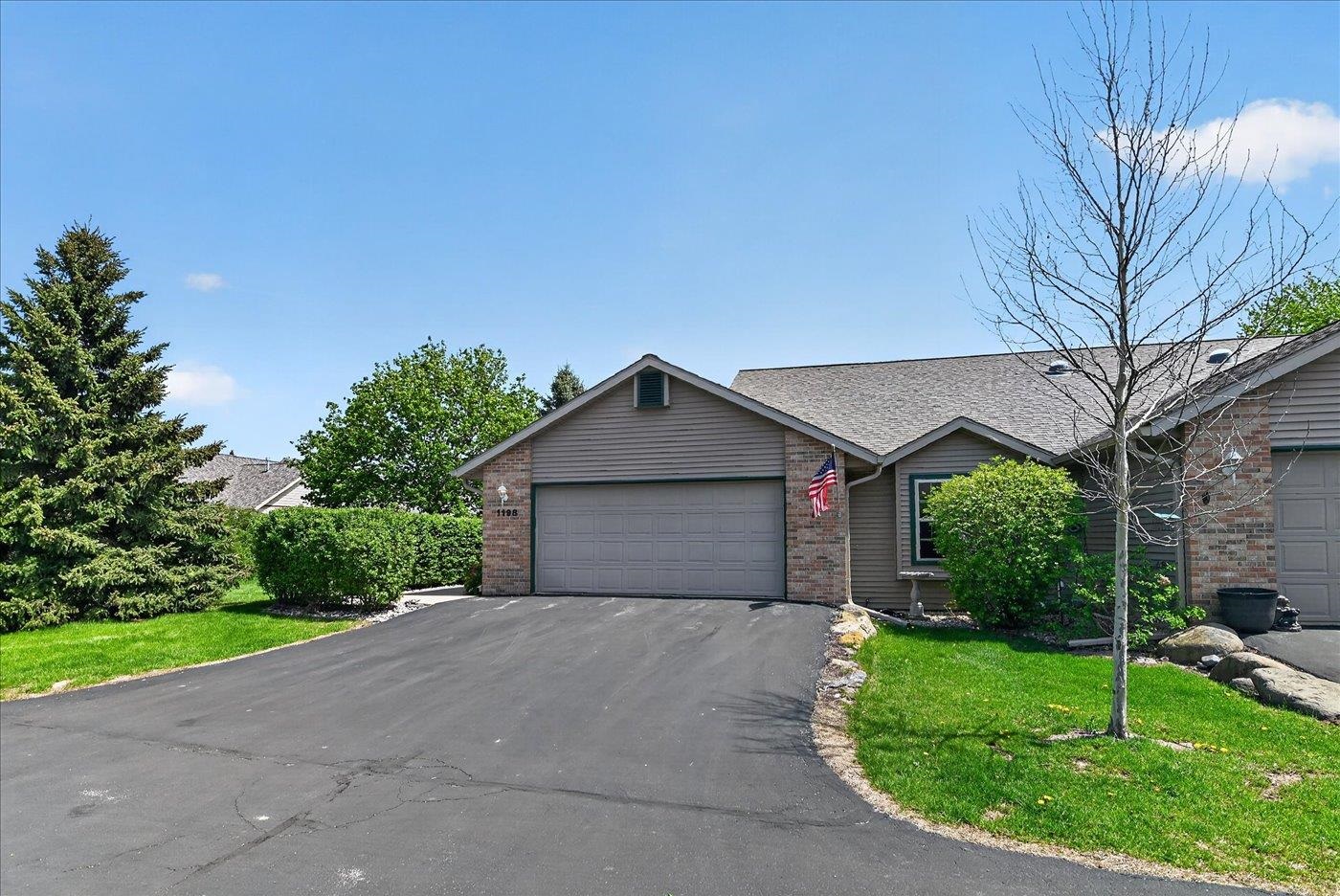 1198 Sawyer Way Sun Prairie, WI 53590 - Photo 4 of 70