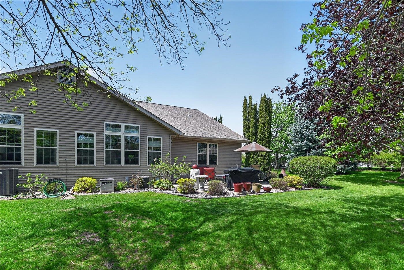 1198 Sawyer Way Sun Prairie, WI 53590 - Photo 8 of 70