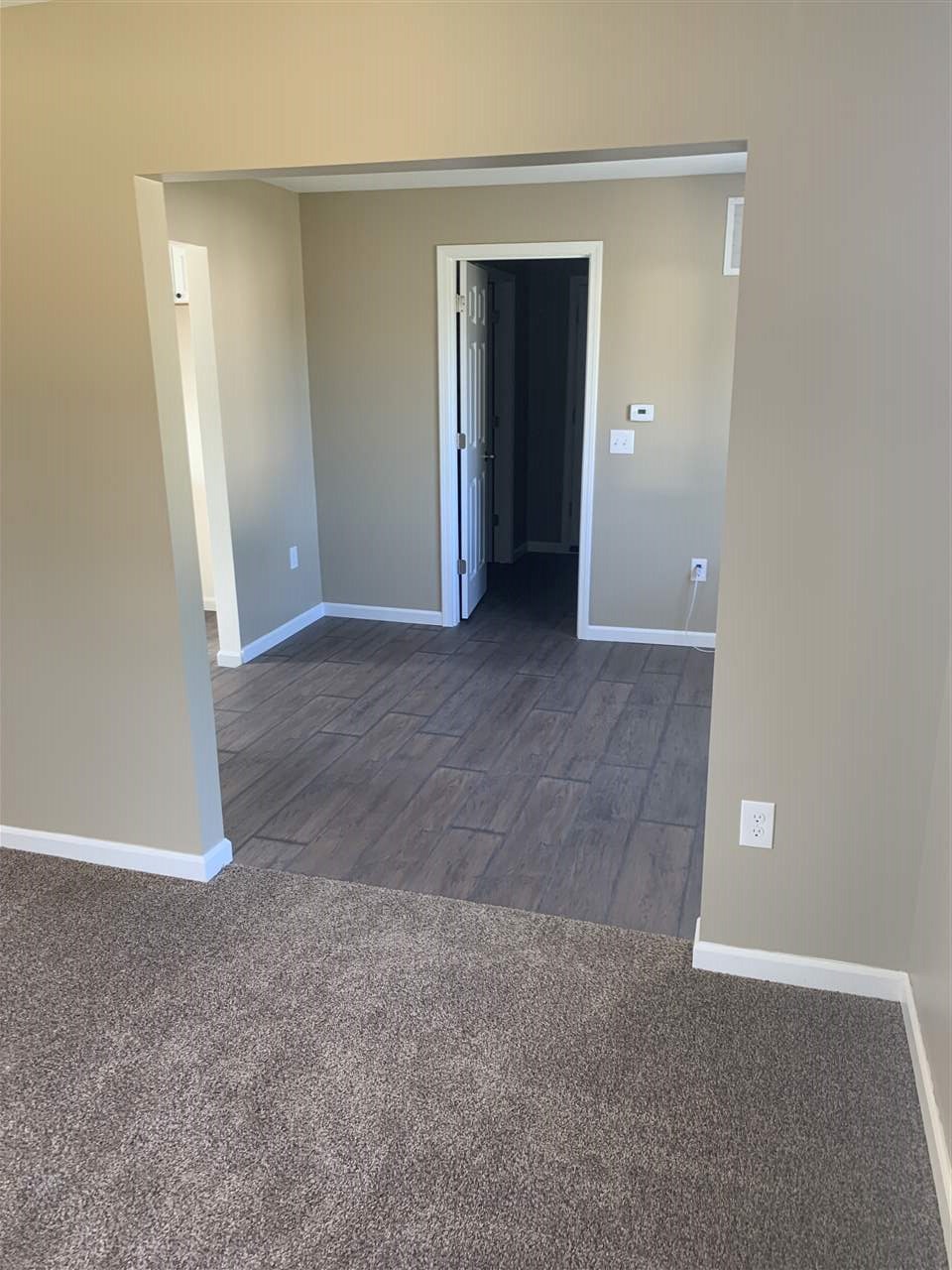 2133 East Judd Road Burton, MI 48529 - Photo 13 of 35 31392578-12.JPG