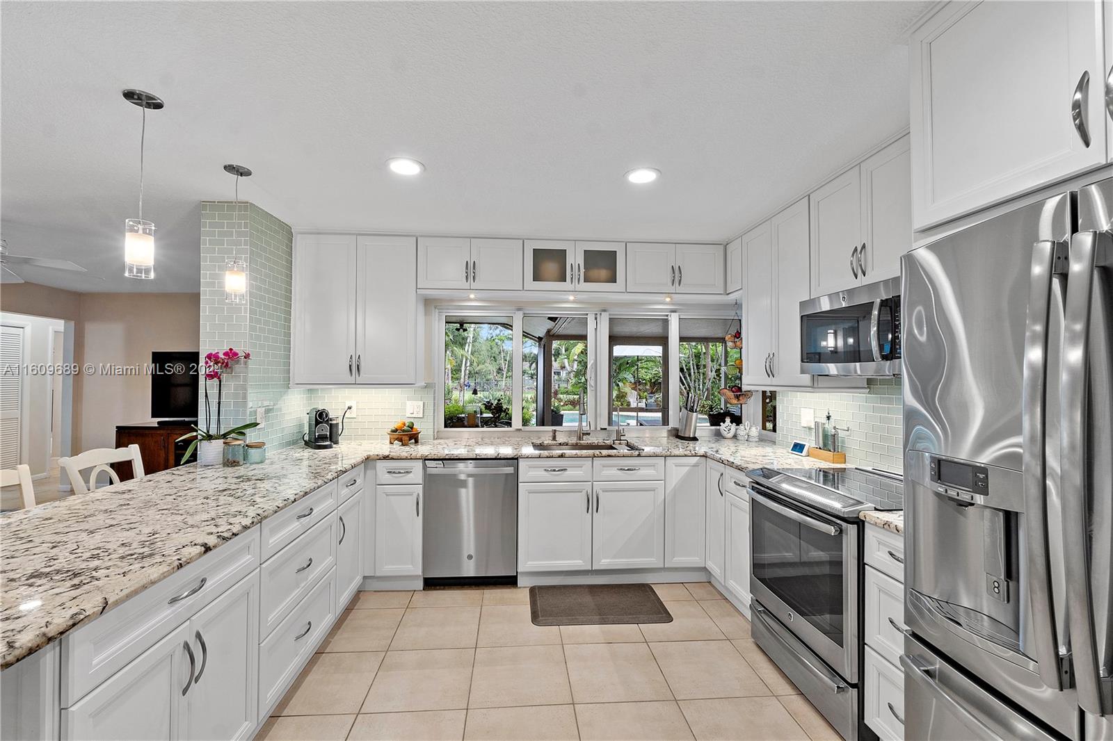 5511 Southwest 196th Lane Southwest Ranches, FL 33332 - Photo 13 of 94
