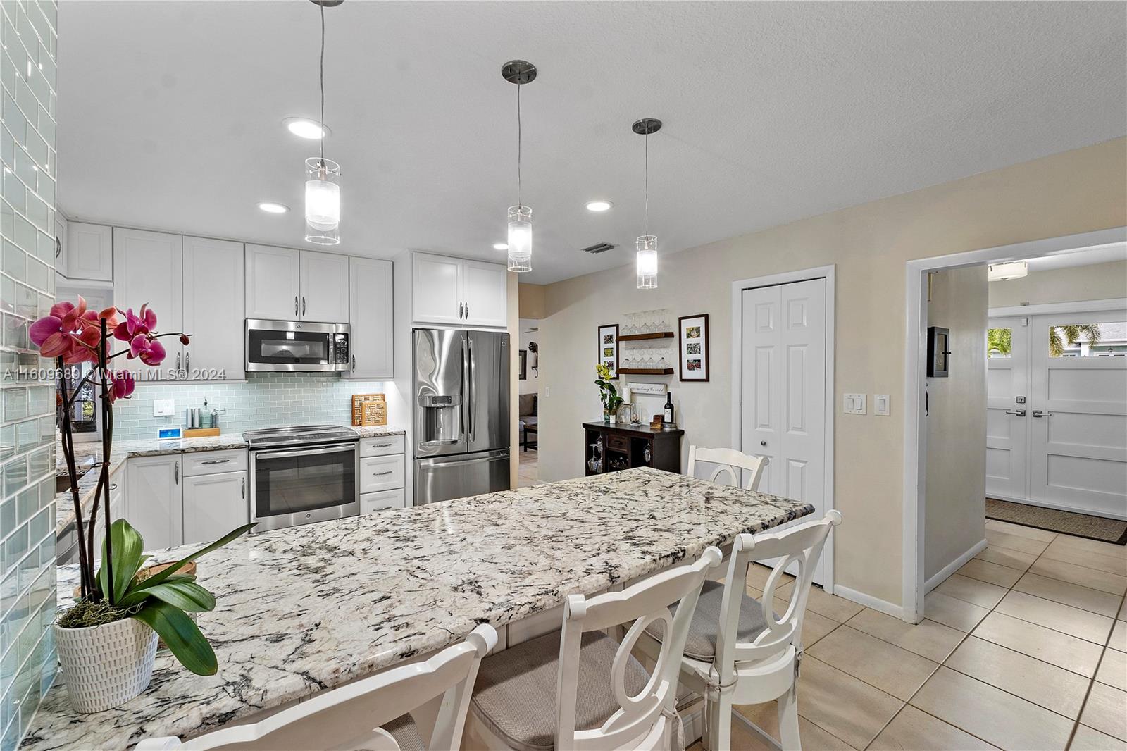 5511 Southwest 196th Lane Southwest Ranches, FL 33332 - Photo 15 of 94