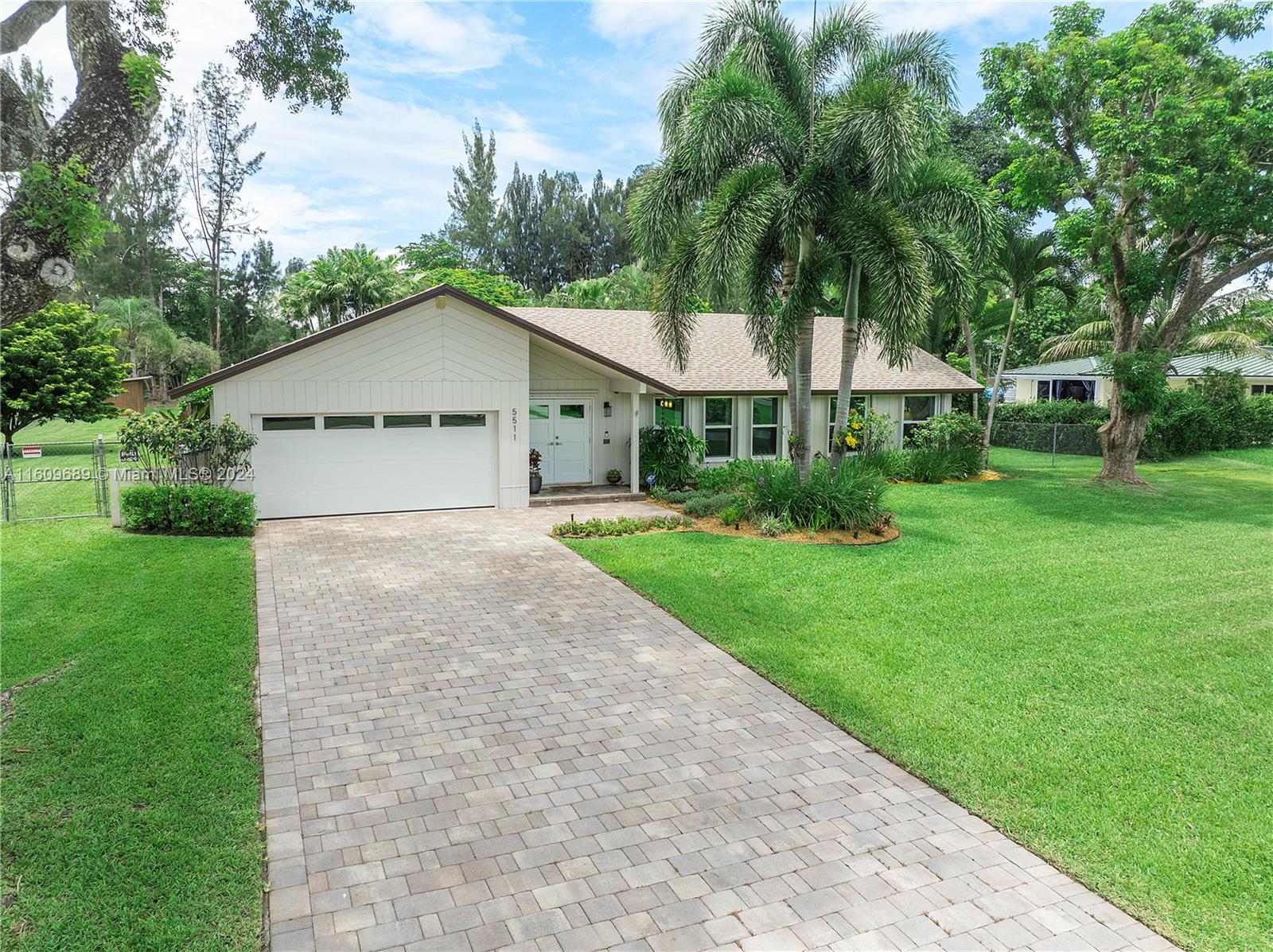 5511 Southwest 196th Lane Southwest Ranches, FL 33332 - Photo 2 of 94
