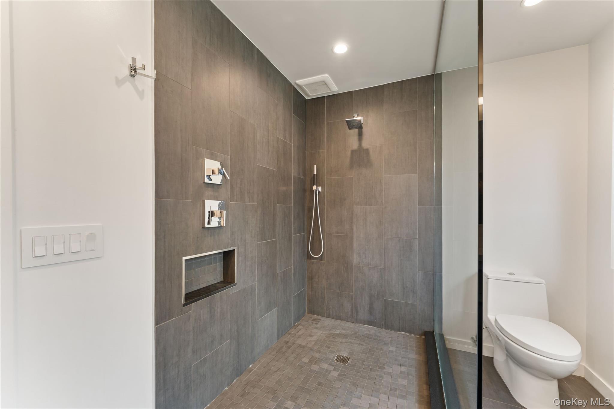 7 Windsong Road Ardsley, NY 10502 - Photo 15 of 30 Alternate view of primary bathroom