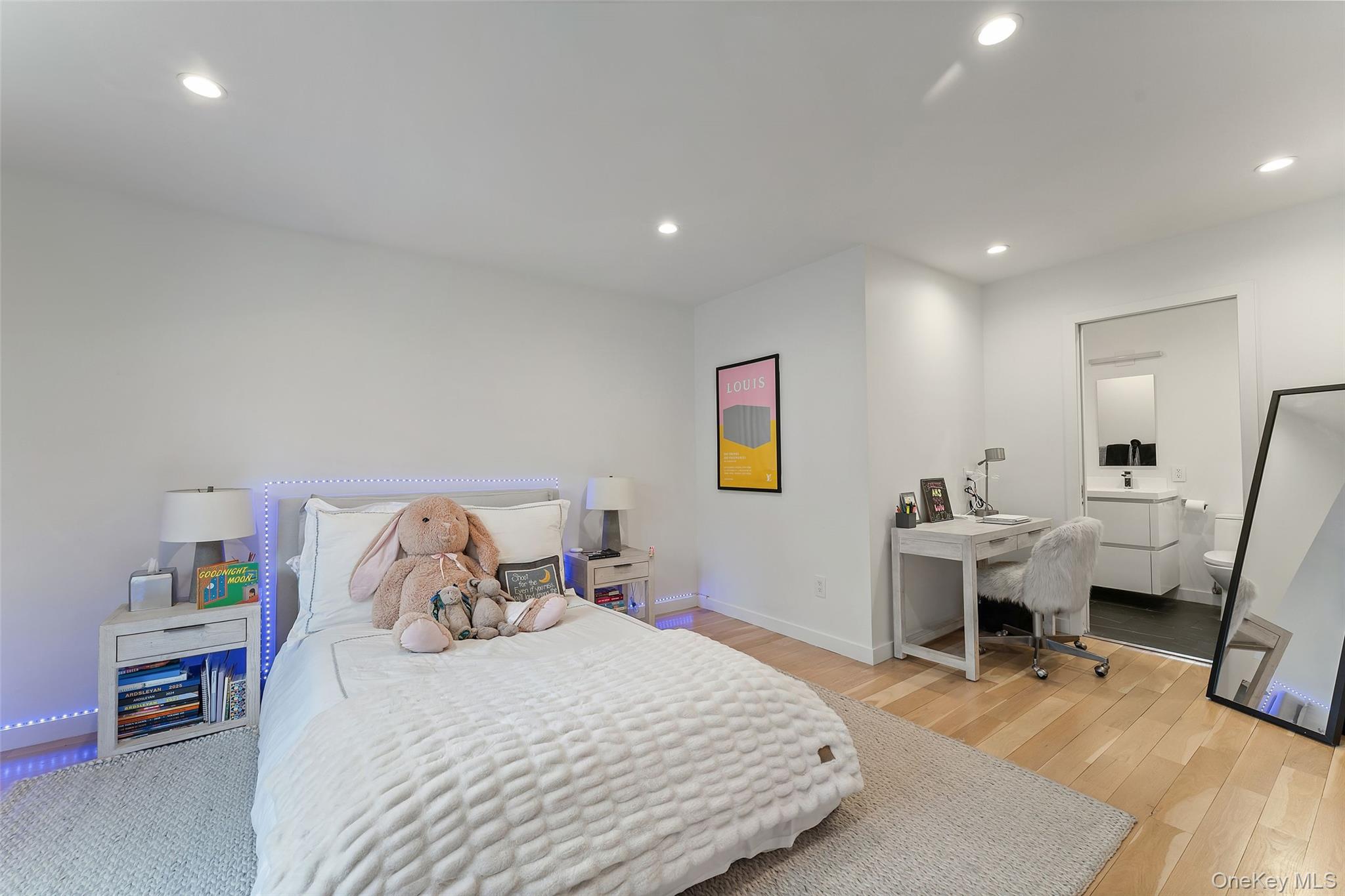 7 Windsong Road Ardsley, NY 10502 - Photo 17 of 30 Alternate view of bedroom 2