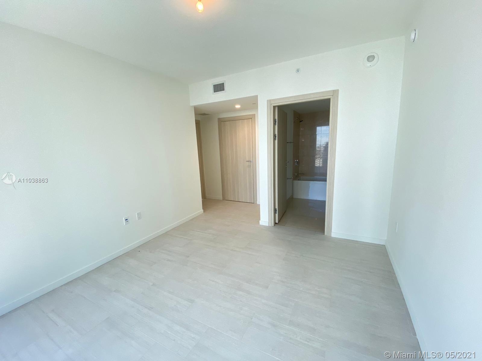 1000 Brickell Plaza, Unit 3701 Miami, FL 33131 - Photo 13 of 20