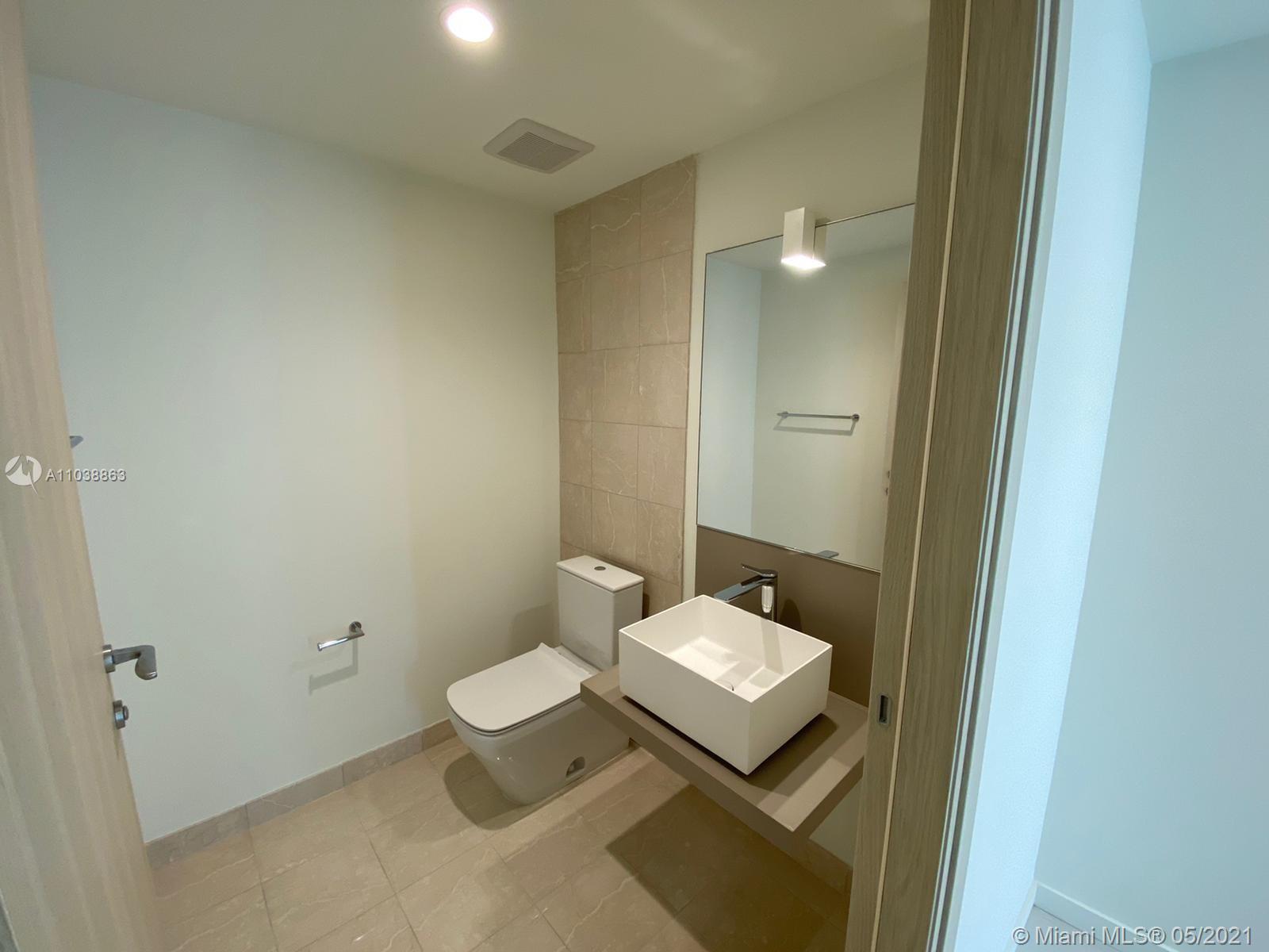 1000 Brickell Plaza, Unit 3701 Miami, FL 33131 - Photo 5 of 20