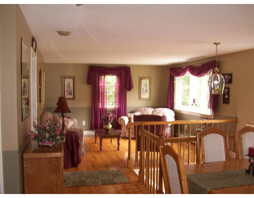 48 Old Farm Road Westfield, MA 01085 - Photo 3 of 10 Gallery Image 3
