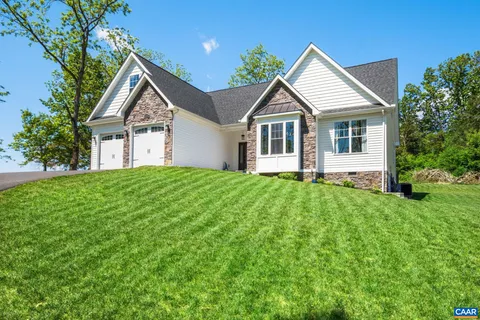 $665,000 | 4055 Romney Court, Harrisonburg, VA 22802