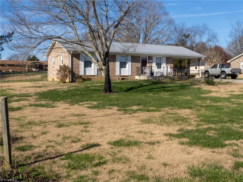 186 Roberts Road Eden, NC 27288 - Photo 3 of 19 Gallery Image 3