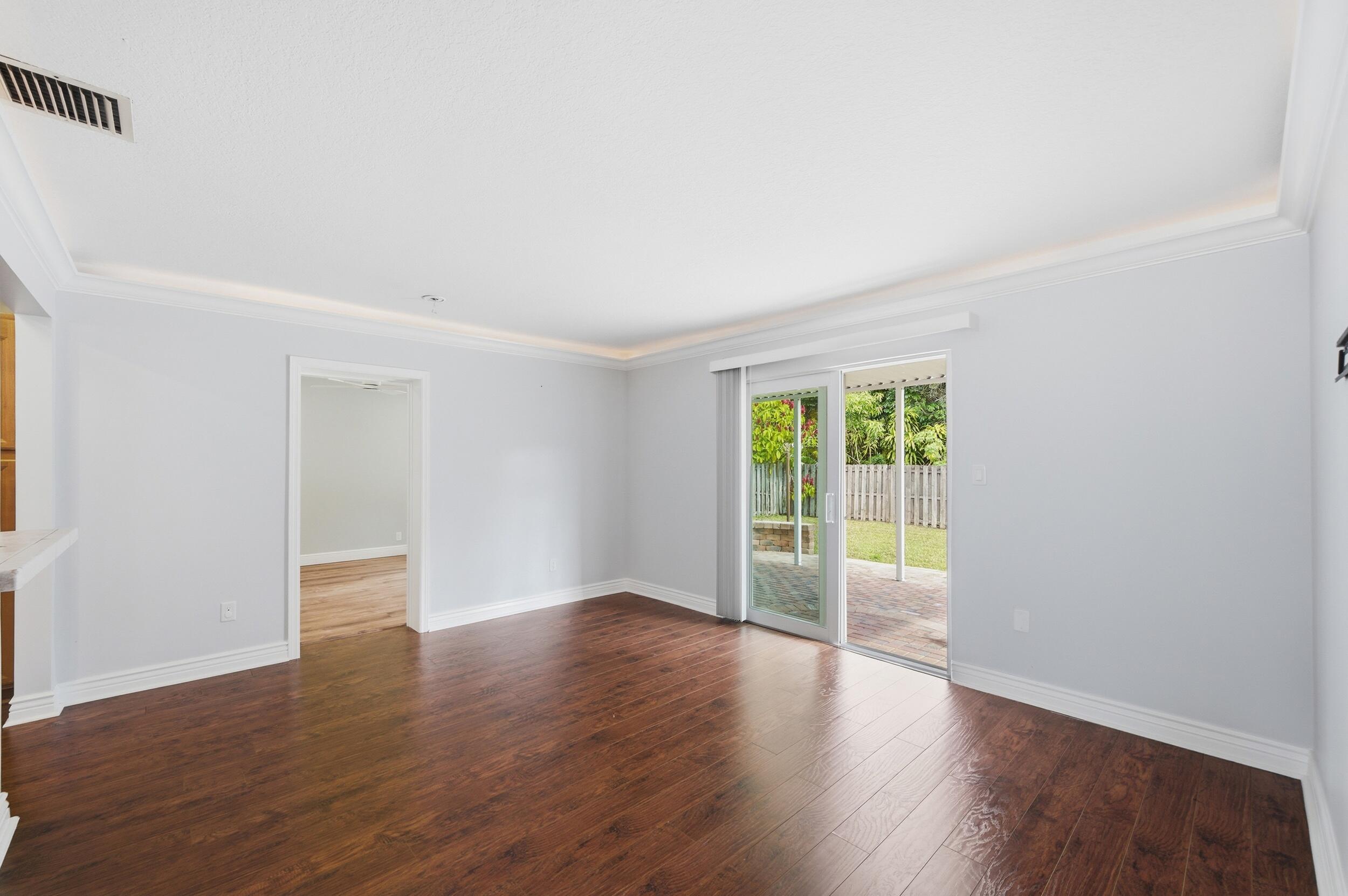 22672 Southwest 54th Avenue Boca Raton, FL 33433 - Photo 19 of 32 21__d4s8208