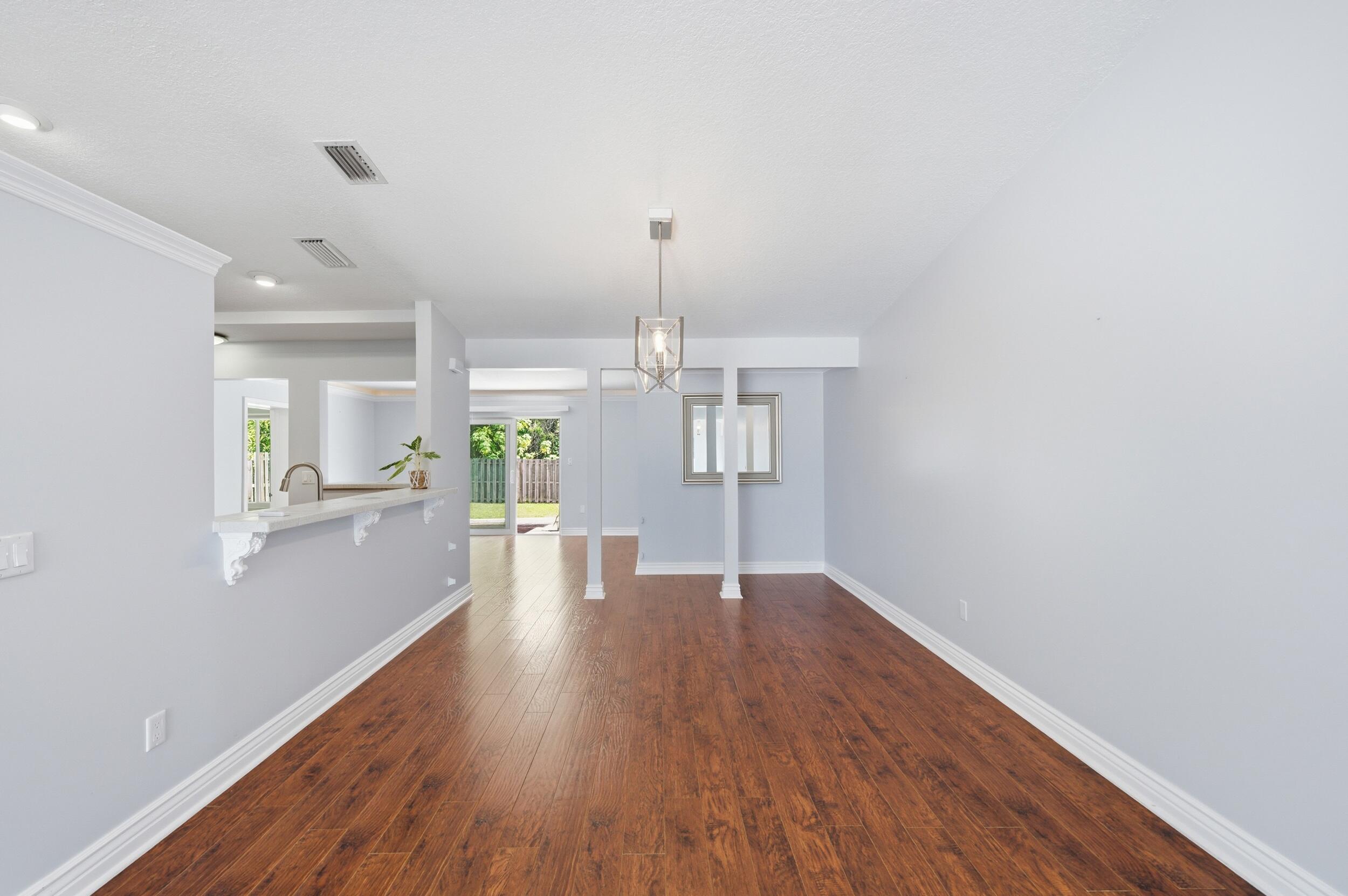 22672 Southwest 54th Avenue Boca Raton, FL 33433 - Photo 7 of 32 9__d4s8128