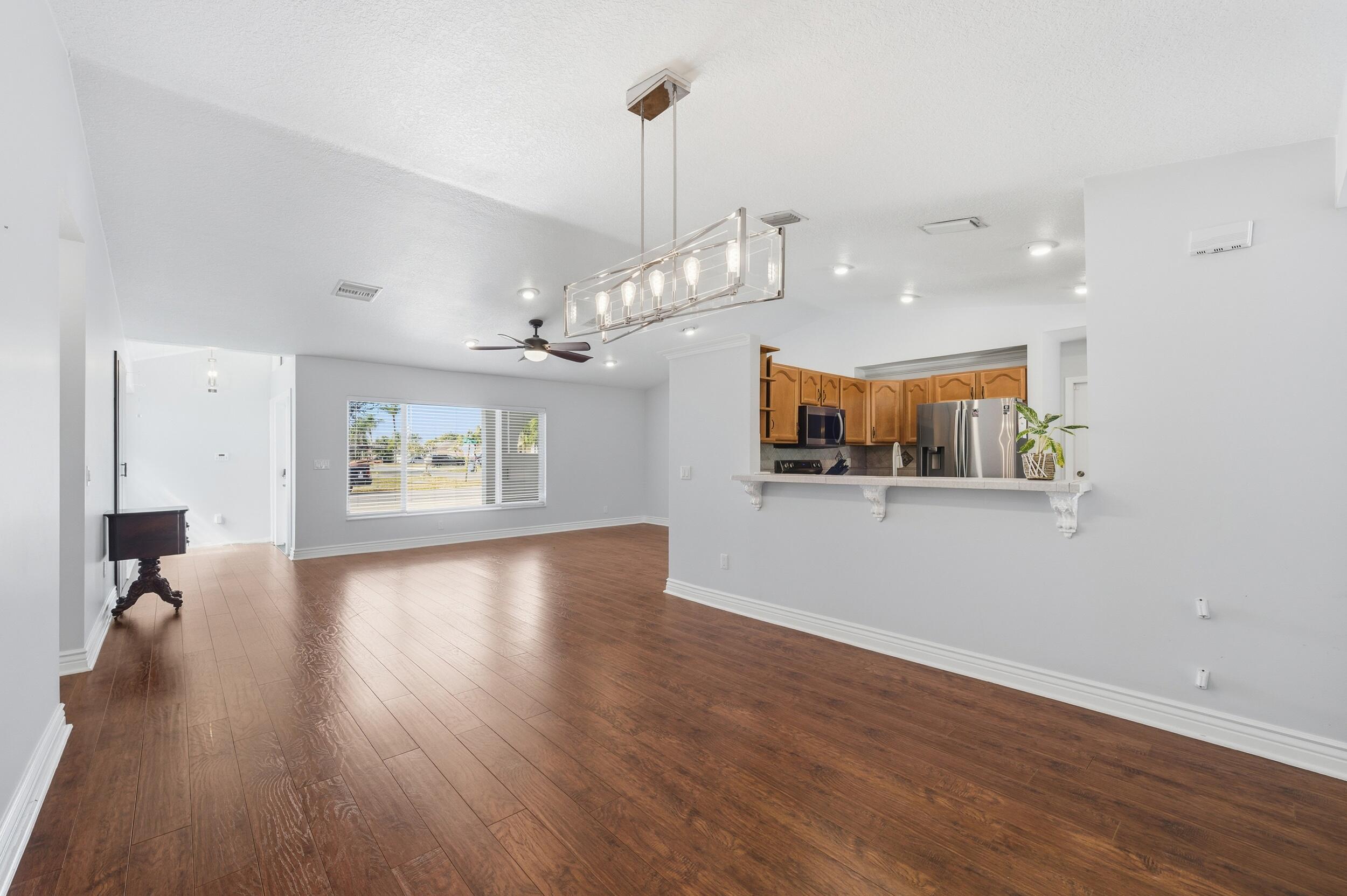 22672 Southwest 54th Avenue Boca Raton, FL 33433 - Photo 8 of 32 10__d4s8138