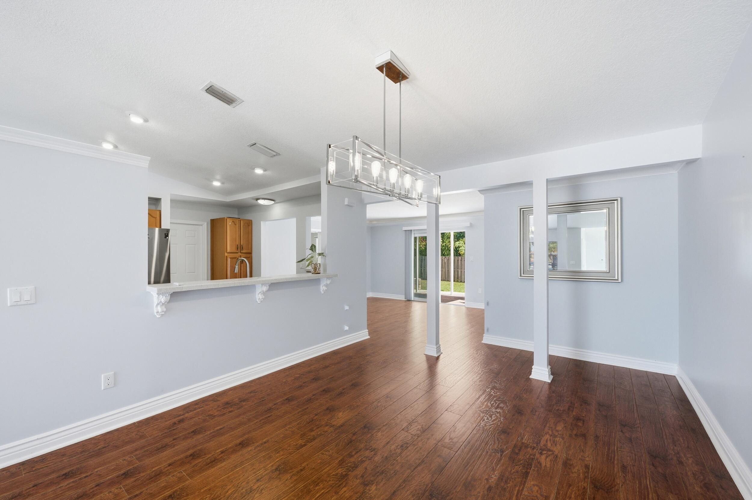 22672 Southwest 54th Avenue Boca Raton, FL 33433 - Photo 9 of 32 11__d4s8143