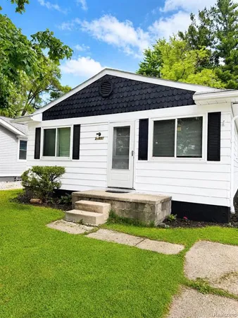 $1,600 | 21550 Poinciana Street, Southfield, MI 48033