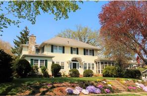 Stunning 1917 Colonial in Milton Point