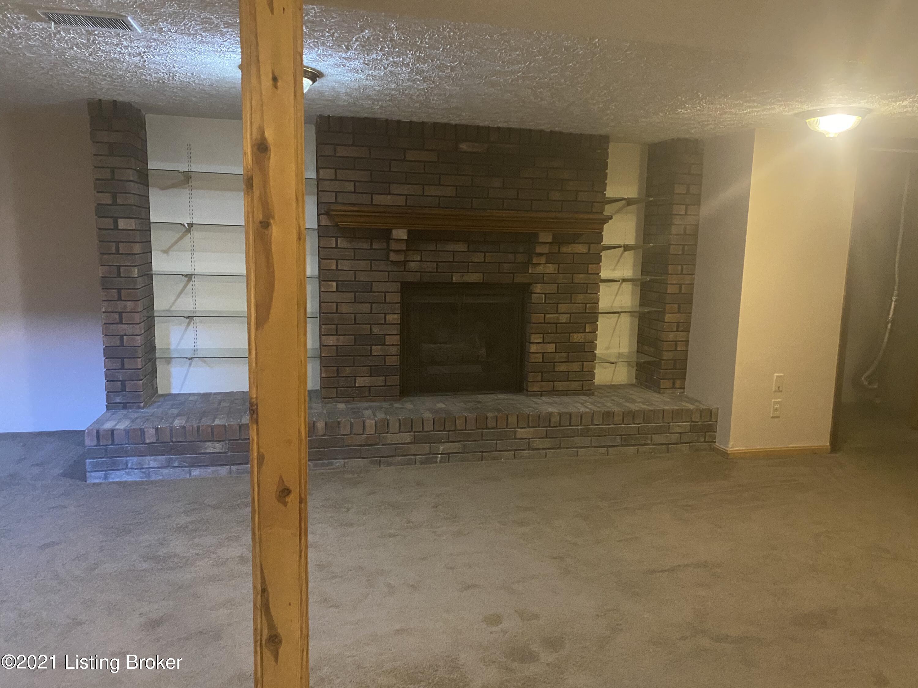 496 Overlook Road Louisville, KY 40229 - Photo 15 of 18 Photo Aug 02, 6 23 41 PM