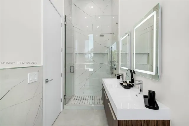 $29,500 | 1201 West 47th Street, Miami Beach, FL 33140