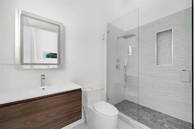 $29,500 | 1201 West 47th Street, Miami Beach, FL 33140