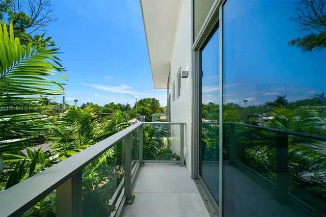 $29,500 | 1201 West 47th Street, Miami Beach, FL 33140