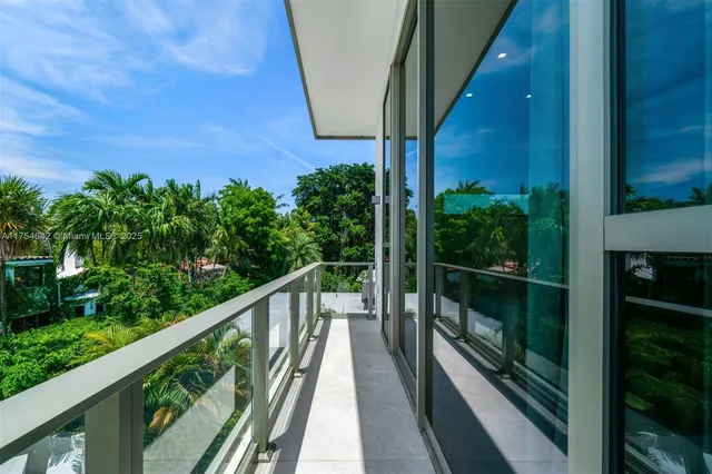 $29,500 | 1201 West 47th Street, Miami Beach, FL 33140