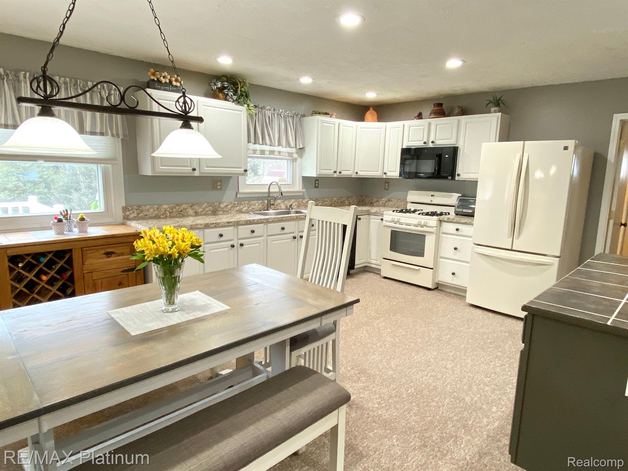1017 North Latson Road Howell, MI 48843 - Photo 5 of 35 Kitchen