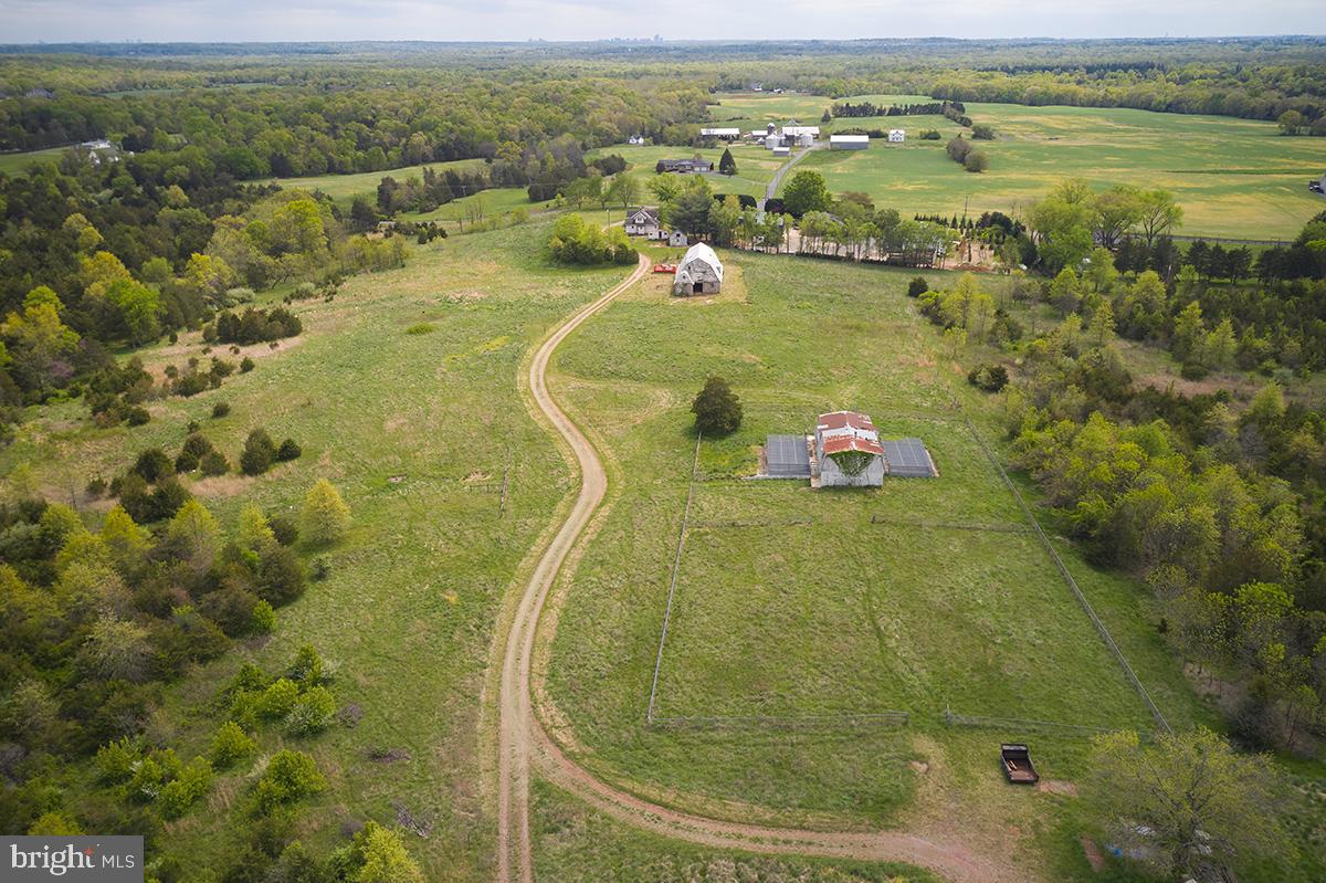 14710 Sugarland Road Poolesville, MD 20837 - Photo 9 of 21