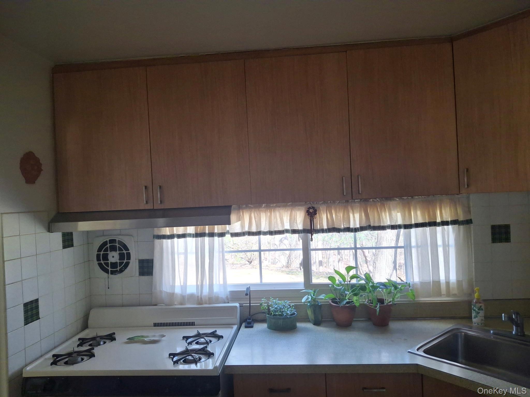 64 Alpine Road Yonkers, NY 10710 - Photo 15 of 20