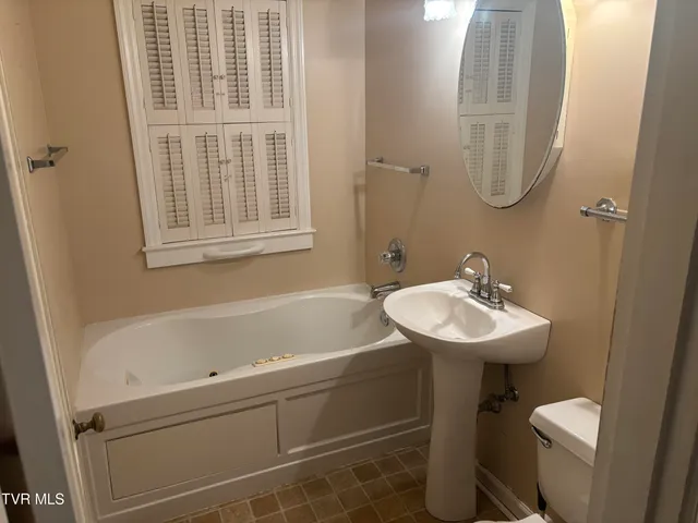 $479,900 | 902 Tusculum Boulevard, Greeneville, TN 37745